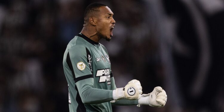 John, goleiro do Botafogo.