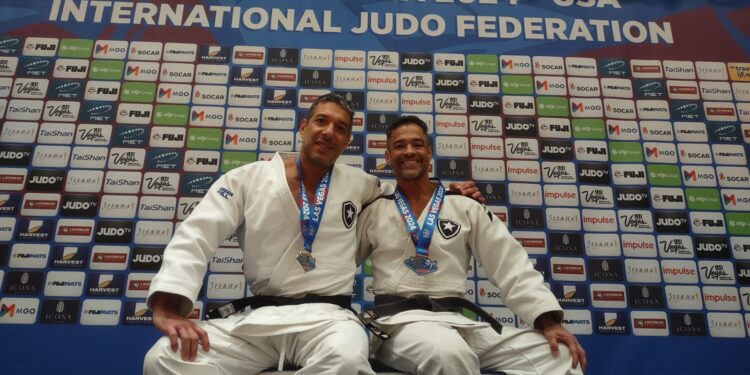 Marcel Aragão e Wagner Guimarães subiram no pódio em Las Vegas - Foto: Divulgação