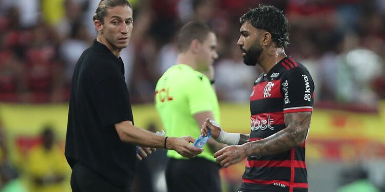 Filipe Luís e Gabigol, técnico e atacante do Flamengo, na final da Copa do Brasil