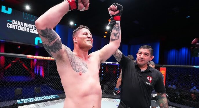 Jonatha Diniz é o único brasileiro favorito contra gringo - Foto: Divulgação/UFC