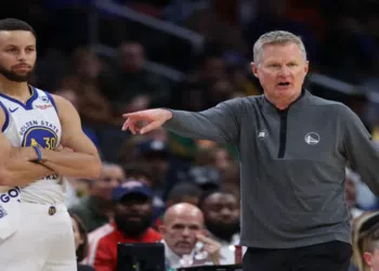 Steve Kerr comenta sobre sua relação com Curry nos Warriors