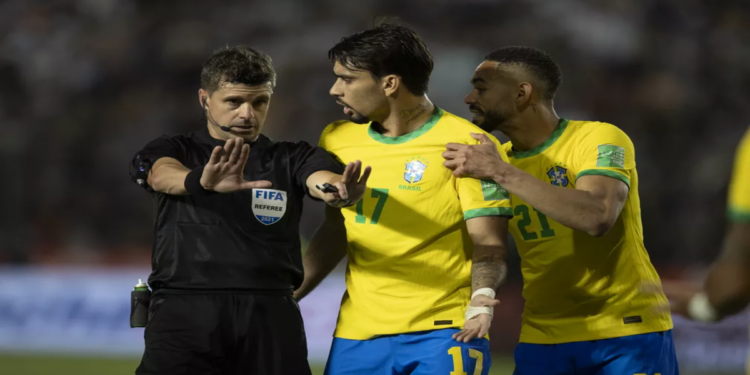 Paquetá terminou 2024 com 7 cartões amarelos na seleção; Veja