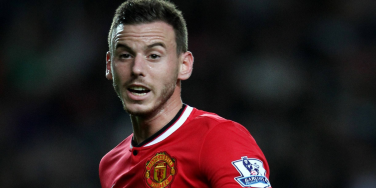 Ex-jogador do Manchester United deixa o futebol e vira carteiro