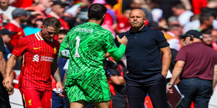 Alisson fala sobre Arne Slot à frente do Liverpool; Confira tudo