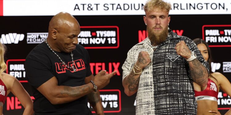 Jake Paul e Mike Tyson em evento organizado pela Netflix
