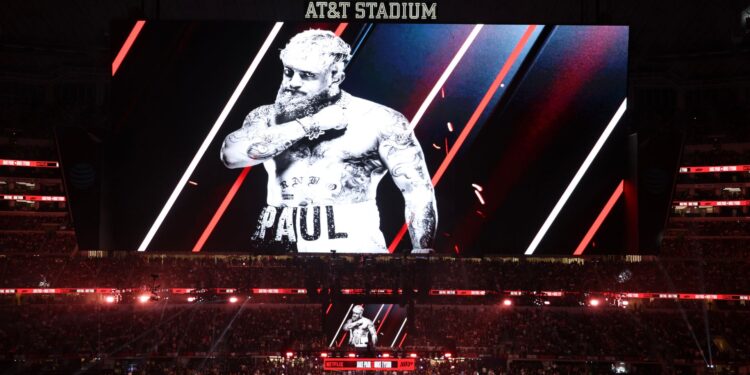 Jake Paul conquista vitória por pontos diante de Mike Tyson