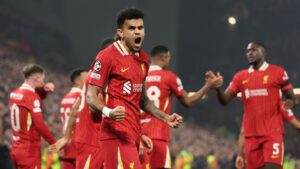Luis Díaz comemorando primeiro gol em Liverpool x Leverkusen