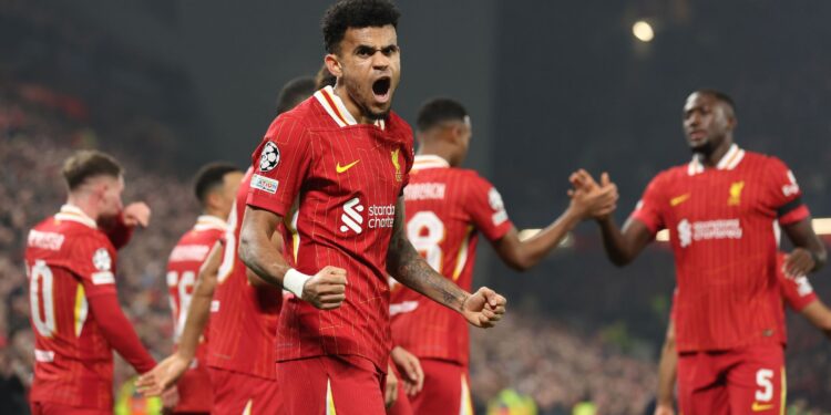 Luis Díaz comemorando primeiro gol em Liverpool x Leverkusen