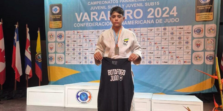 Promessa do judô alvinegro conquistou a medalha de prata - Foto: Divulgação
