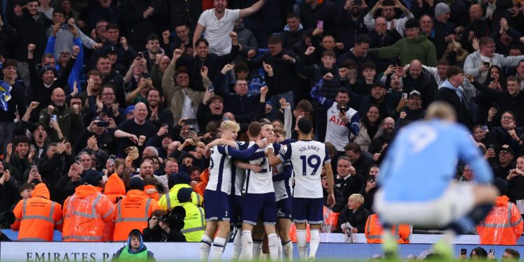 Tottenham goleia Manchester City na Premier League