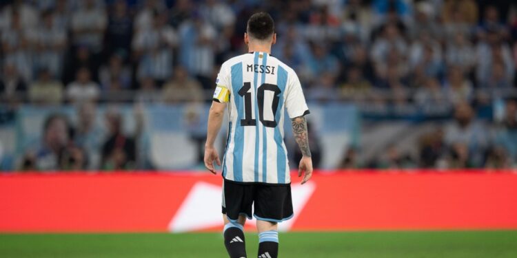 Messi é vetado em confronto contra Paraguai