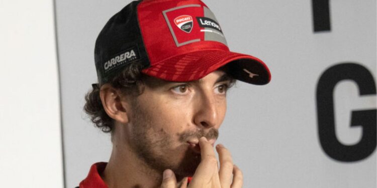 Francesco Bagnaia, piloto da MotoGP, durante entrevista coletiva na Malásia