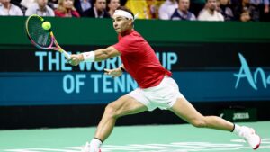Rafael Nadal em ação na última Copa Davis de sua carreira
