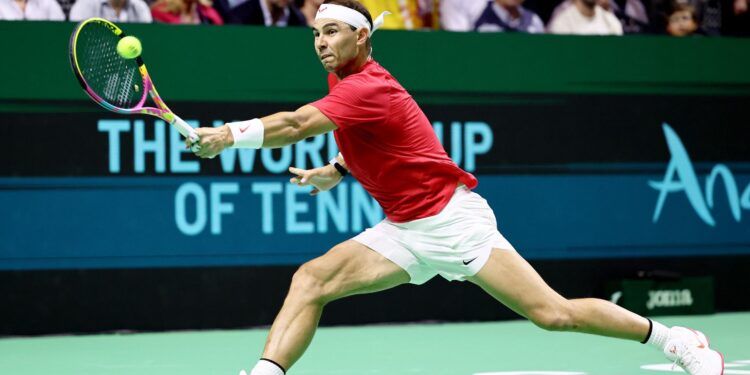 Rafael Nadal em ação na última Copa Davis de sua carreira