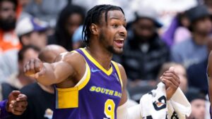 Bronny James, filho de LeBron James, na G League