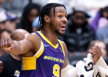 Bronny James, filho de LeBron James, na G League