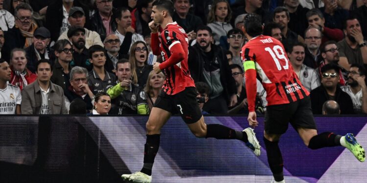 Morata comemorando gol marcado em Real Madrid x Milan