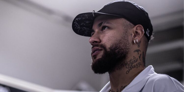 Ídolo do Santos, Neymar visita a Vila Belmiro em 2023