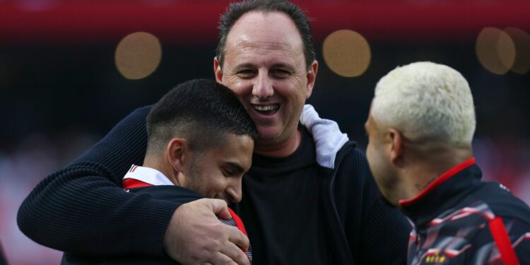 Rodrigo Nestor e Rogério Ceni no reencontro de São Paulo e Bahia