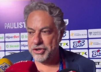 Julio Casares, presidente do São Paulo, em cerimônia da FPF