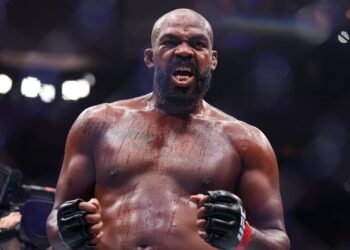 Jon Jones vence Stipe Miocic no UFC 309