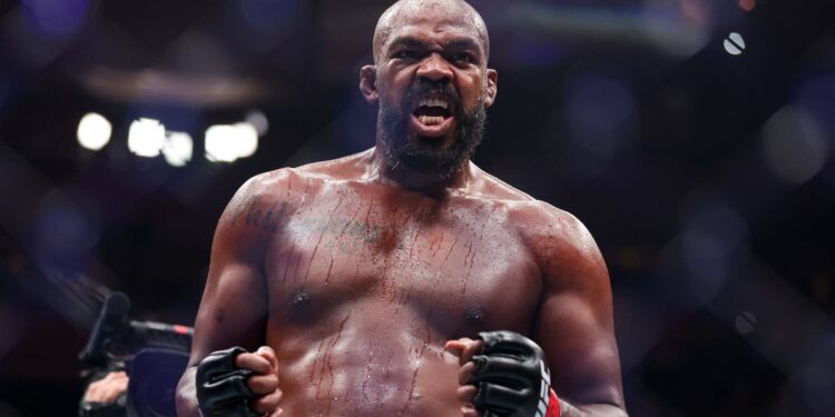 Jon Jones vence Stipe Miocic no UFC 309