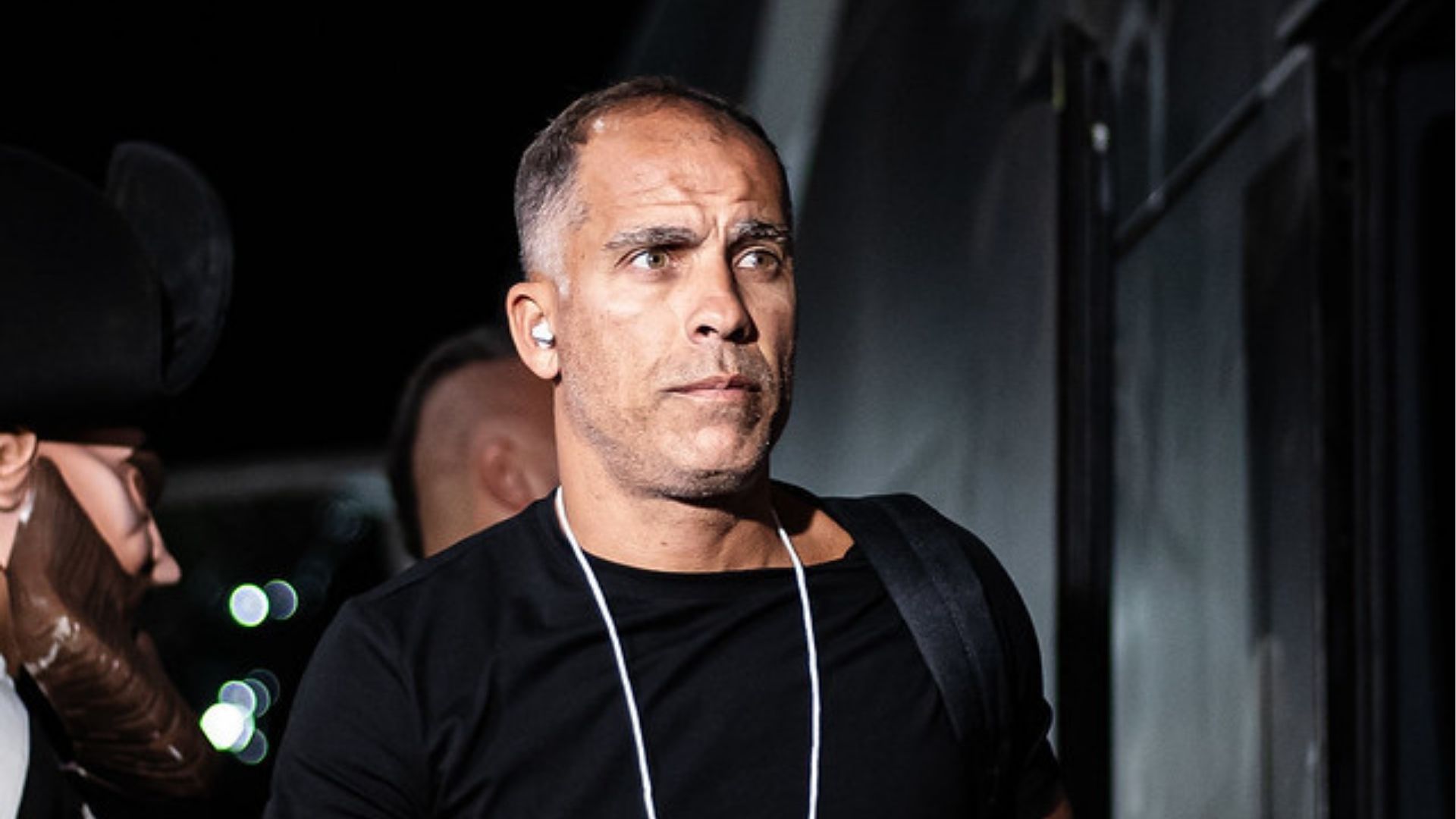Felipe, diretor-técnico, do Vasco, chegando para partida