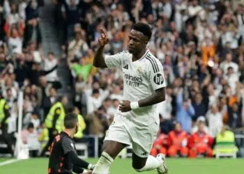 Vini Jr comemora primeiro gol marcado contra o Osasuna