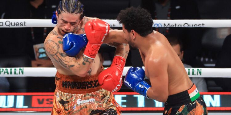 Whindersson Nunes em ação no evento de Mike Tyson e Jake Paul