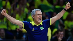 José Roberto Guimarães é um dos grandes nomes do Vôlei brasileiro. Fonte: divulgação / COB