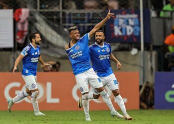 Jogadores do Bahia comemoram o gol marcado contra o Palmeiras, em partida válida pelo Brasileirão 2024