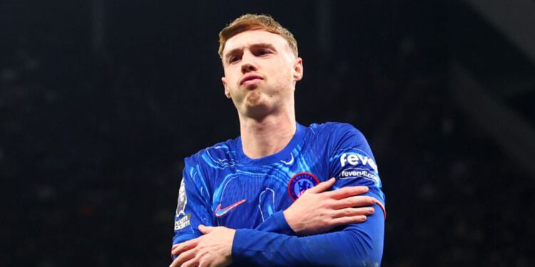 Cole Palmer, do Chelsea, comemora seu segundo gol marcado contra o Tottenham