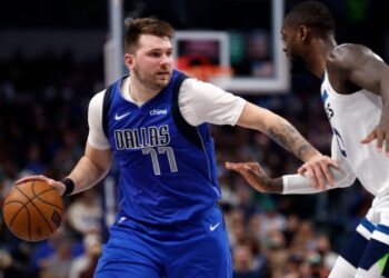 Luka Doncic, do Dallas Mavericks, durante partida contra o Minnesota Timberwolves