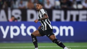 Júnior Santos, do Botafogo, durante partida contra a LDU