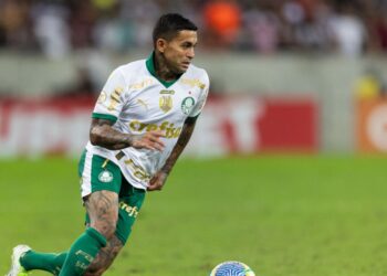Dudu, do Palmeiras durante partida contra o Fluminense