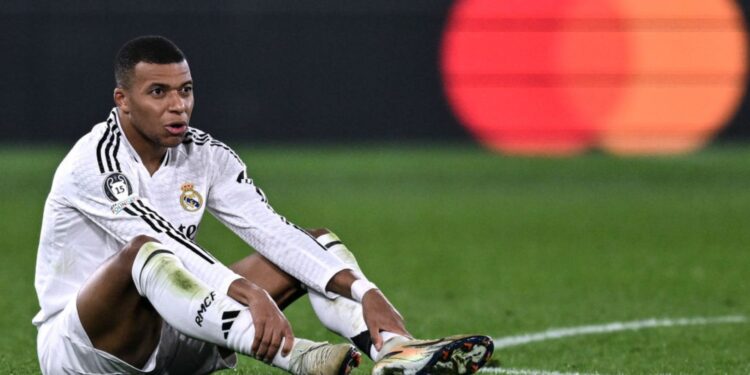 Kylian Mbappé, do Real Madrid, durante jogo contra a Atalanta, válido pela Champions League