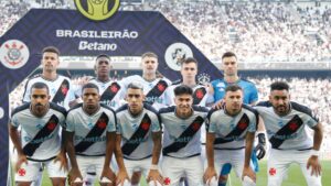 Jogadores do Vasco da Gama, posam antes de partida contra o Corinthians, válida pelo Brasileirão