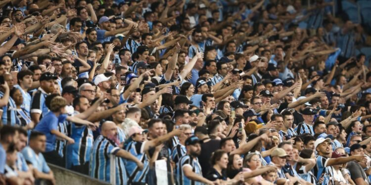 Torcida do Grêmio durante partida contra o Flamengo, válida pelo Brasileirão