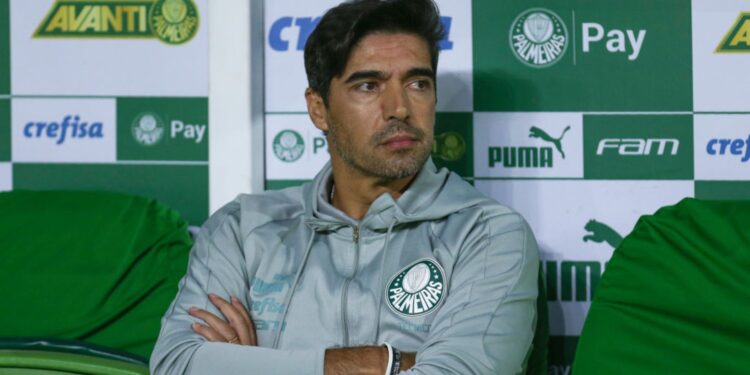Abel Ferreira, treinador do Palmeiras, durante partida contra o Bahia, válida pelo Brasileirão