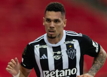 Paulinho, do Atlético-MG, durante partida contra o Flamengo, válida pela final da Copa do Brasil