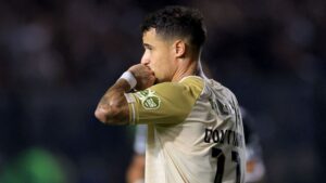 Philippe Coutinho, do Vasco, comemora o gol marcado contra o Atlético-MG