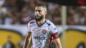 Wagner Leonardo, do Vitória, durante partida contra o Grêmio