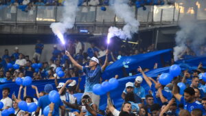 Torcida do Cruzeiro Créditos: depositphotos.com / thenews2.com