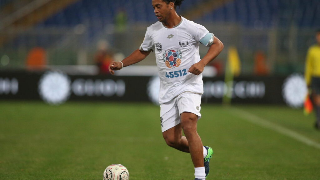 Ronaldinho x Zidane o duelo mais genial do futebol mundial