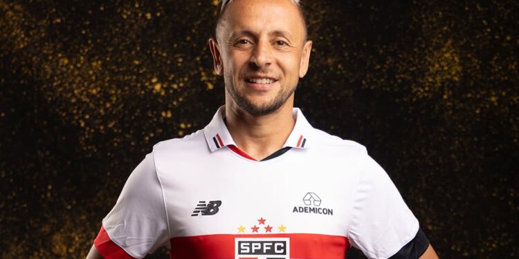 Créditos: @r_13official