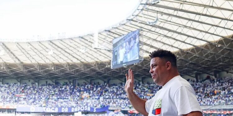 Venda, dívidas e um resgate histórico: os bastidores da luta de Ronaldo pelo Cruzeiro!