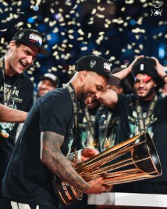 Créditos: @bucks