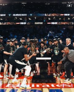 Créditos: @bucks
