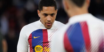 Vitor Roque pode voltar ao Barcelona?
