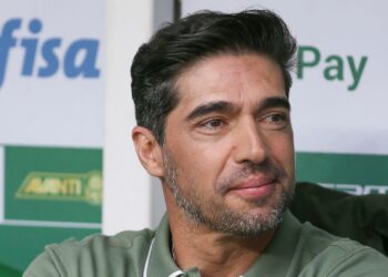 Abel Ferreira, técnico do Palmeiras, está na mira do Sporting